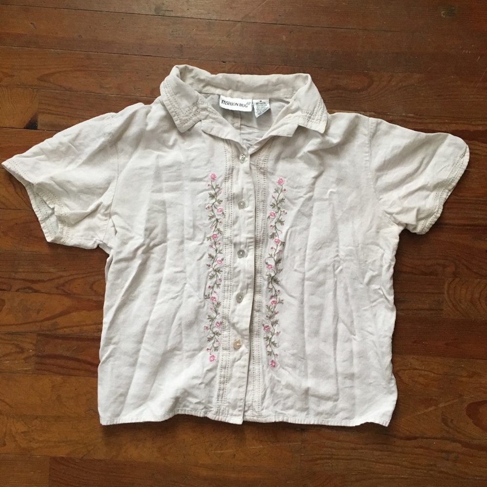 Crop top with floral embroidering